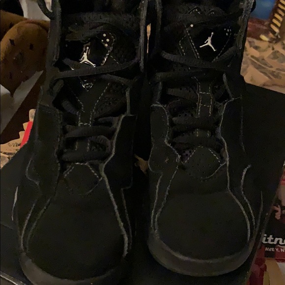 Size 13 boys Jordan true flight sneakers - Picture 4 of 4